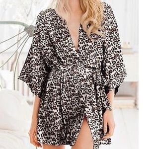 Sexy Victoria’s Secret Cheetah Robe SMALL
